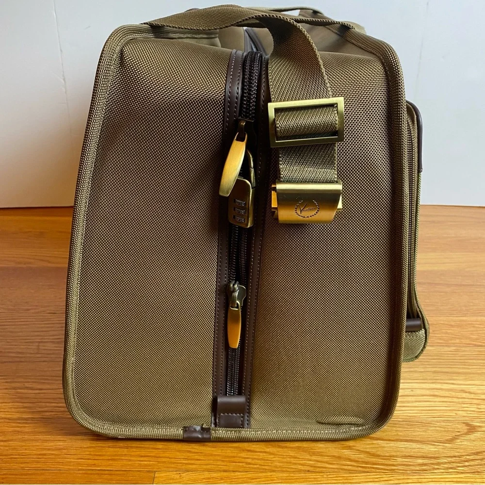 Ventura‎ Luggage Carry-On Travel Bag Olive Vintage 20”X 14”X 11”